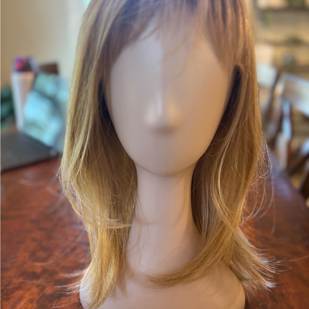Blonde Layered Synthetic Wig with Soft Bangs